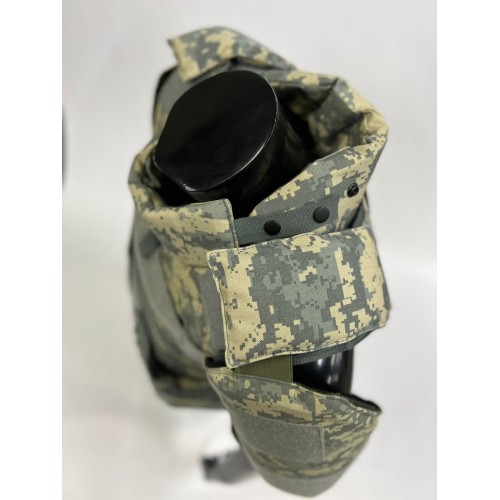 Военный бронежилет пиксельный с плитами в Бердске